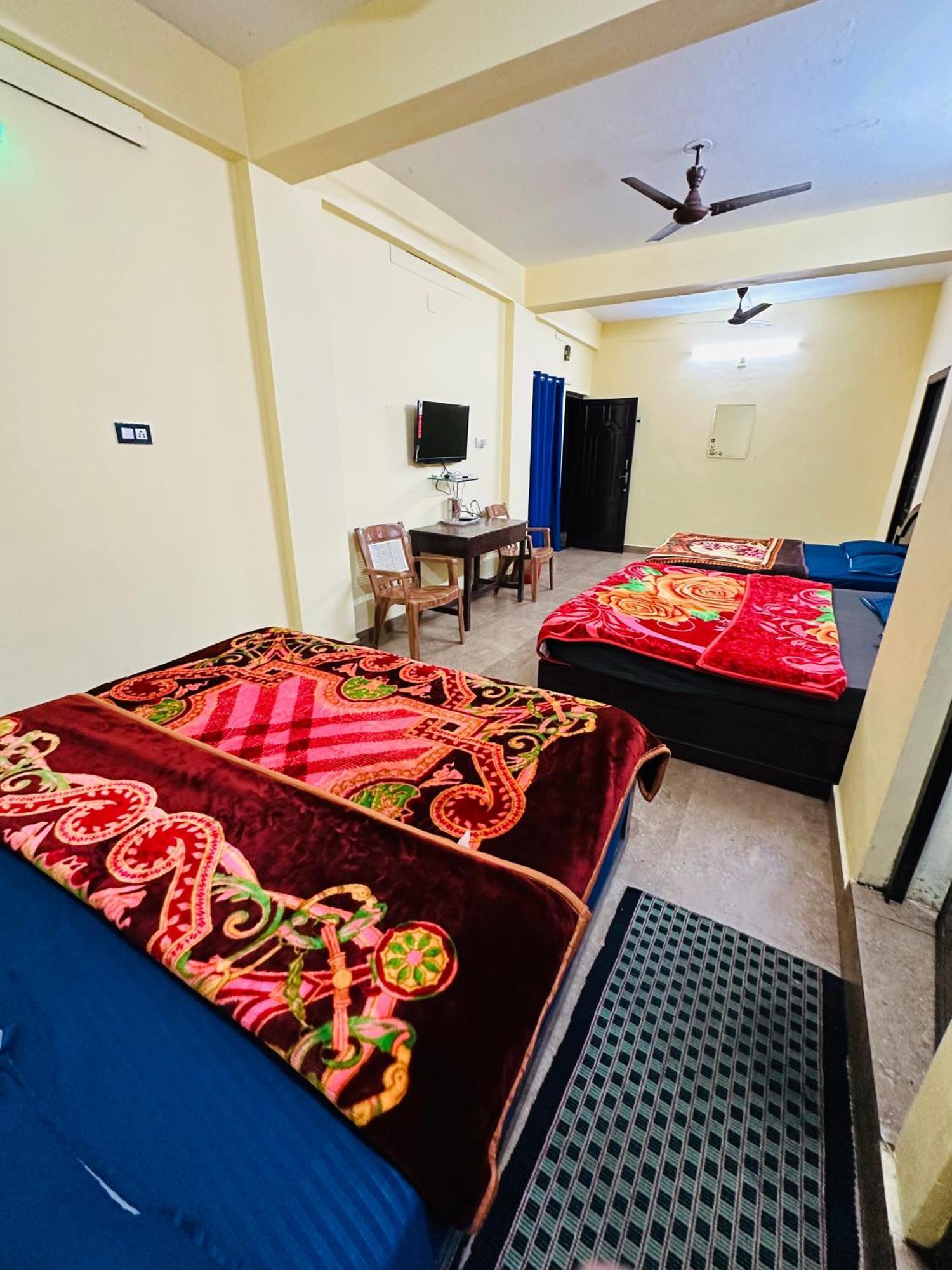 G Mount Budget Stay Munnar Eksteriør bilde